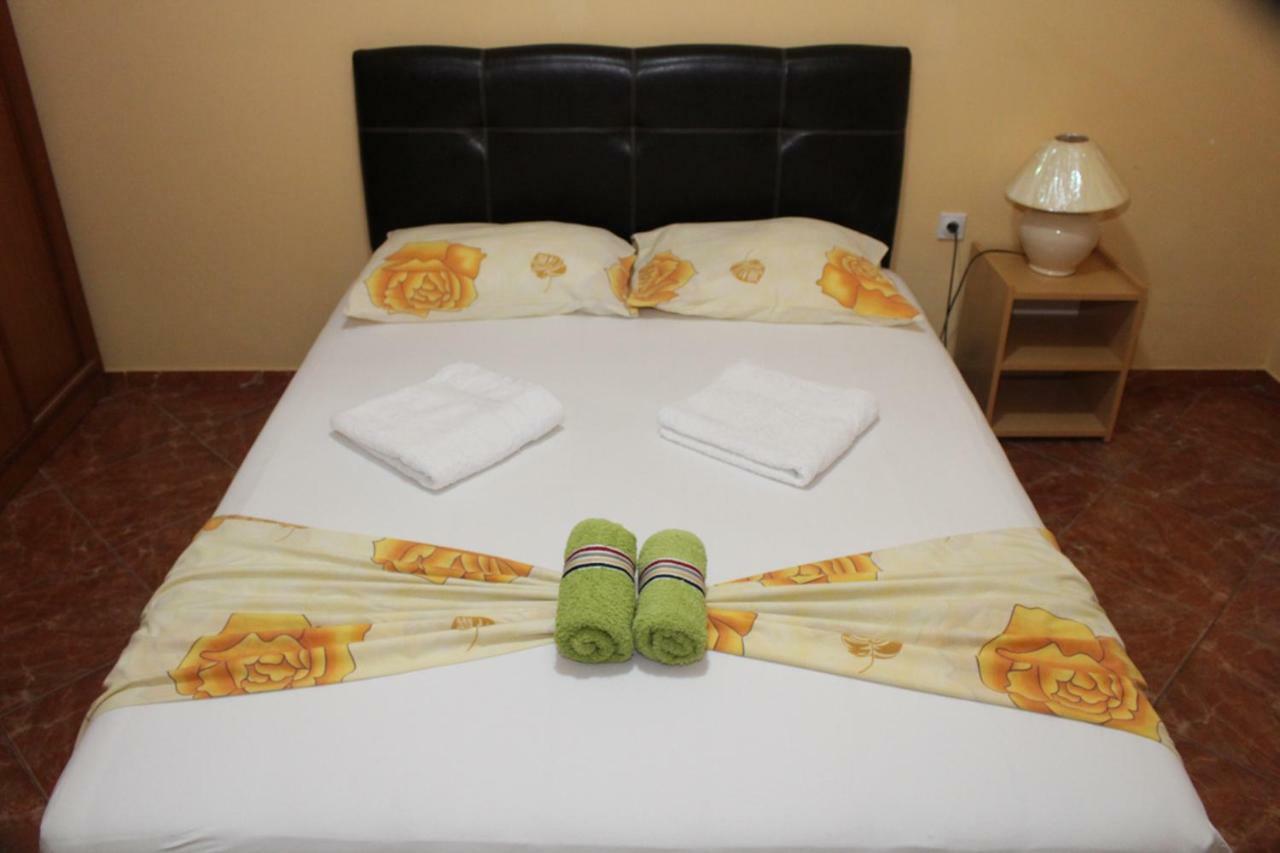 Casa Hena Hotel Улцин Екстериор снимка